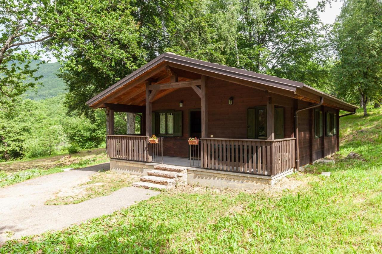 Villaggio Anemone Chalet Fragolina Capanne di Sillano Екстериор снимка